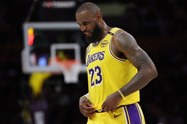 TA: James đã gợi ý một vài tháng trước rằng không có giảm giá. Sự tôn trọng của Lakers + không cắt g