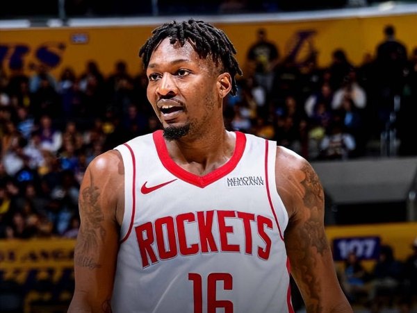 The Lakers Let Finney Smith đi