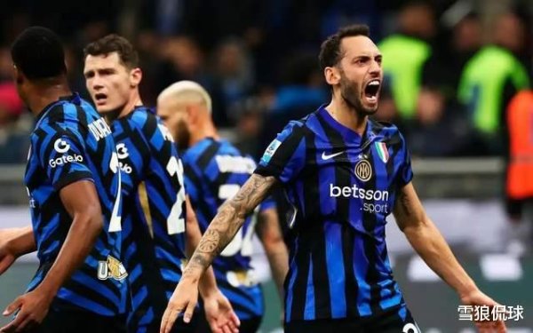 Nó thực sự không sai? Cialhanoglu rất háo hức tham gia với những người khổng lồ Super League Thổ Nhĩ