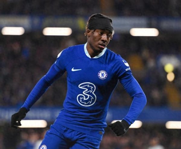 Chelsea có tay cầm của Arsenal