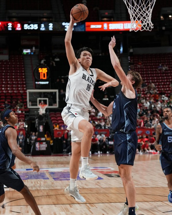 Đồng đội nói về Dunk của Yang 