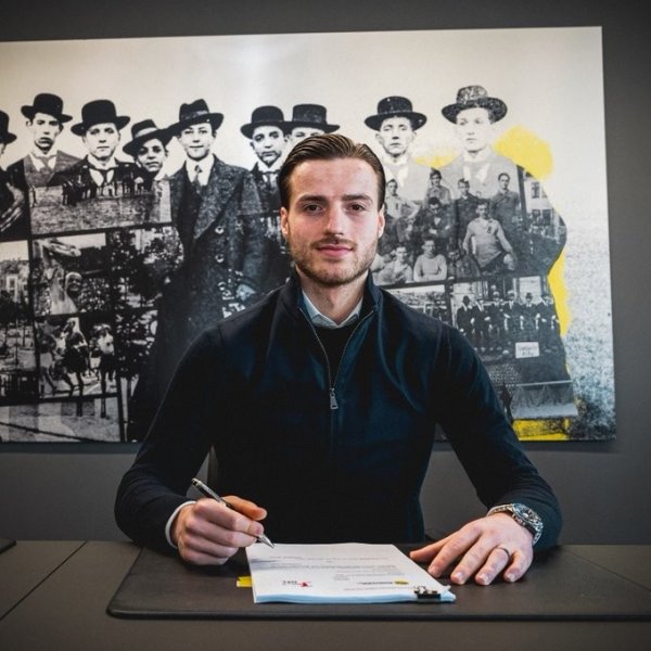 Desky Sky: Thủ môn Dortmund Ra